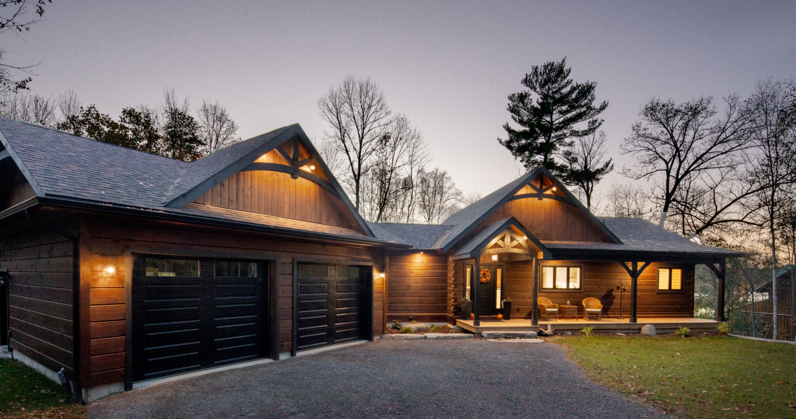 custom log home and timber frame home